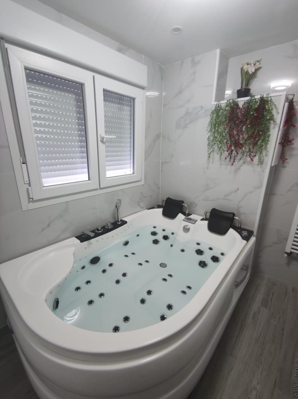 Apartamento Con Jacuzzi El Rincon De Las Delicias Saragossa Zewnętrze zdjęcie