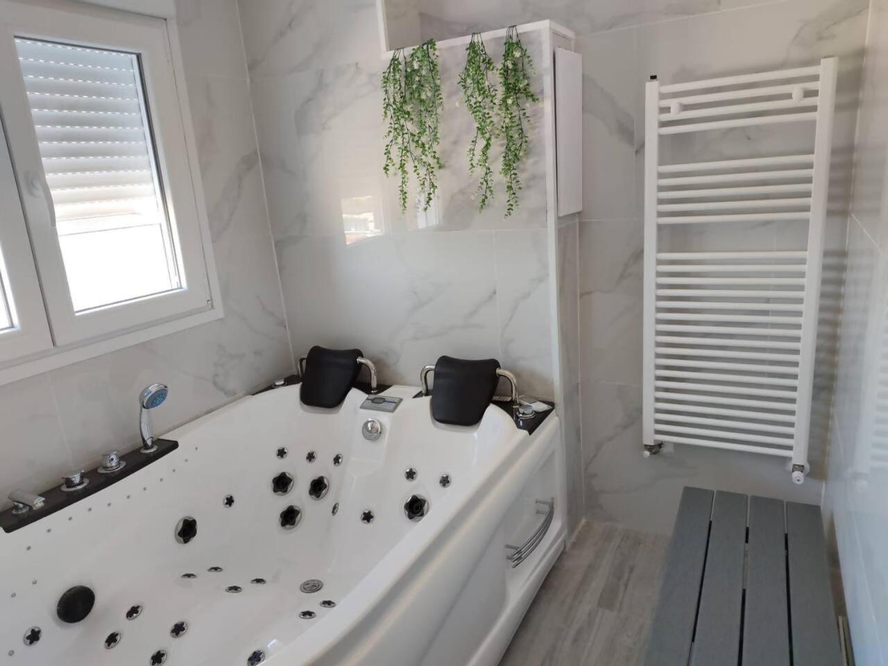 Apartamento Con Jacuzzi El Rincon De Las Delicias Saragossa Zewnętrze zdjęcie